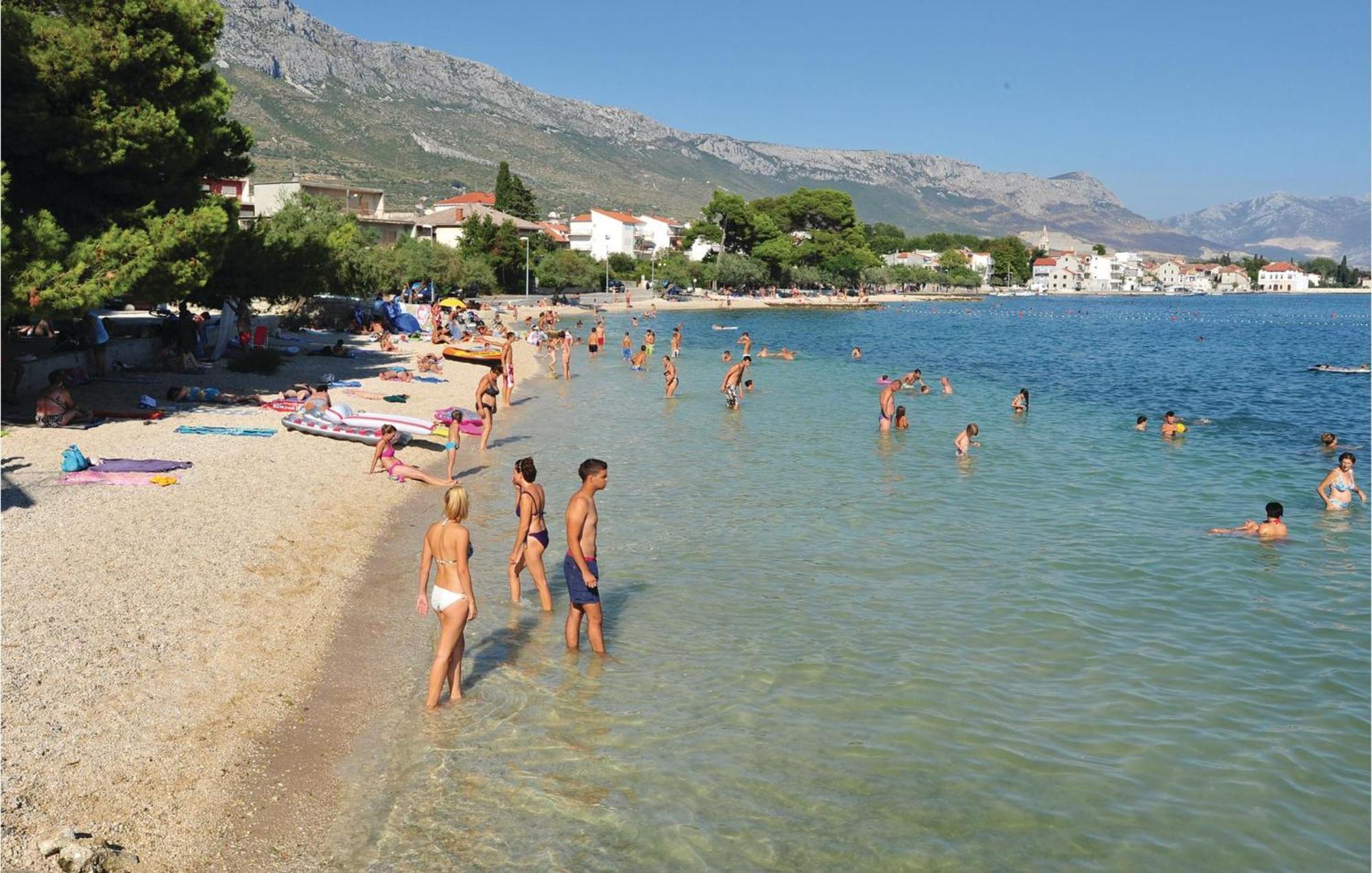 2 Bedroom Stunning Apartment In Kastel Kambelovac Kastela Exterior photo